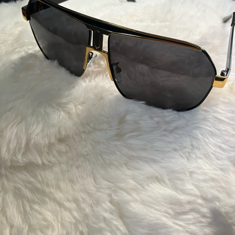 Men Stylish Black and Gold Sunglasses